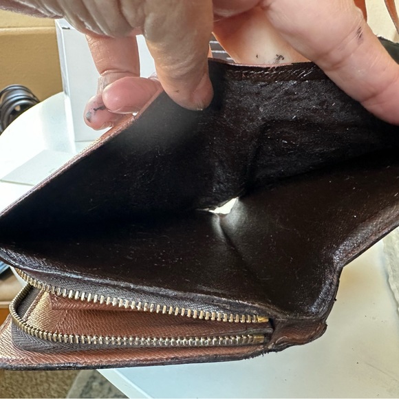 LV bifold wallet - Picture 9 of 16